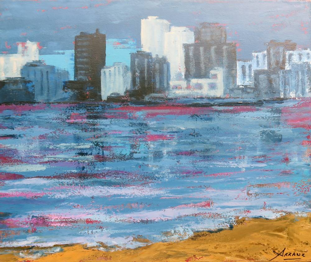 Ciudad sobre azul